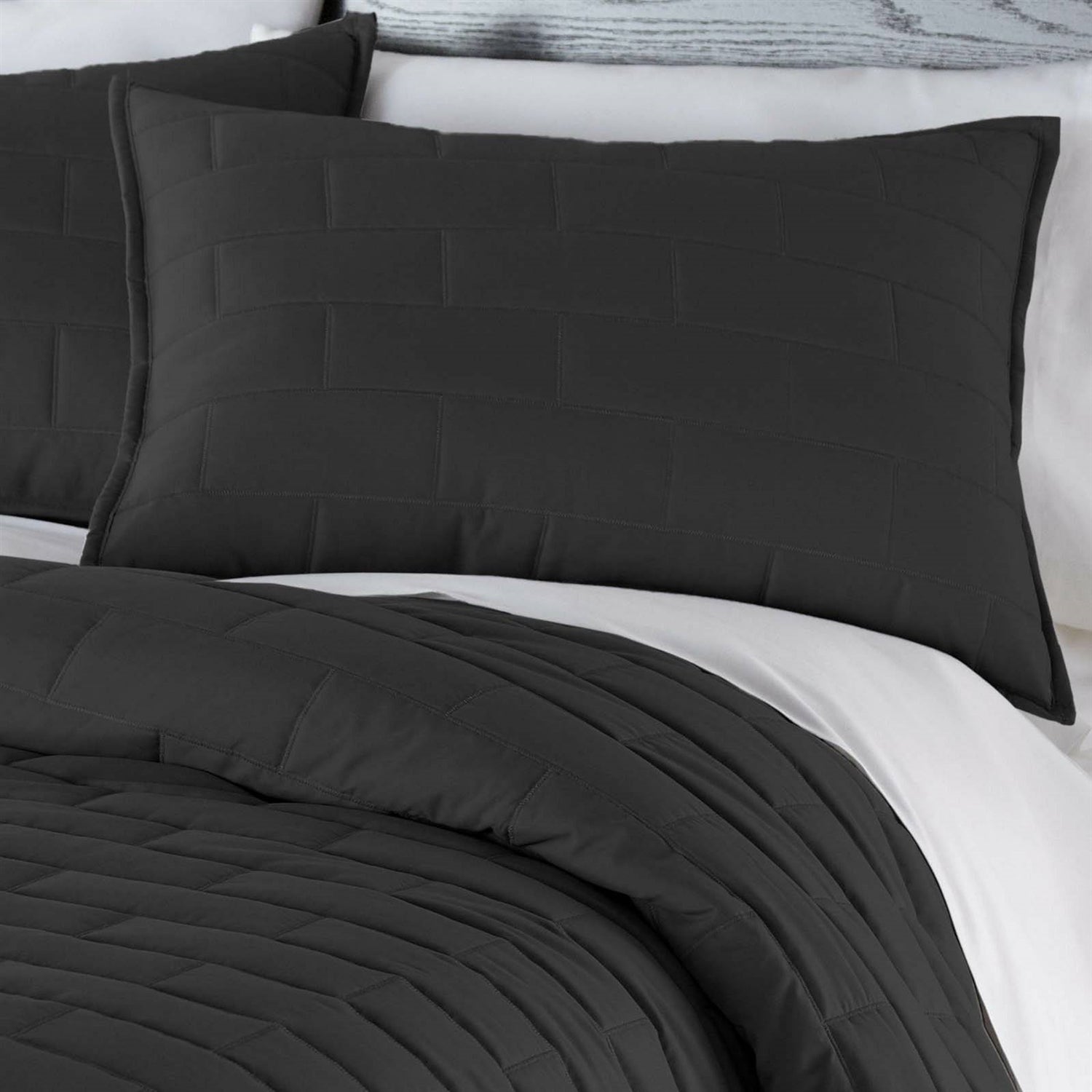 Twin/Twin XL Modern Brick Stitch Microfiber Reversible 2 Piece Quilt Set in Black