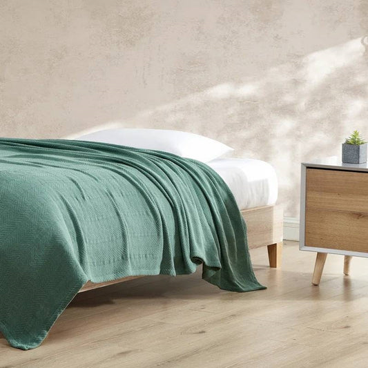 Full/Queen size Lightweight 100-Percent Cotton Reversible Knit Blanket in Green