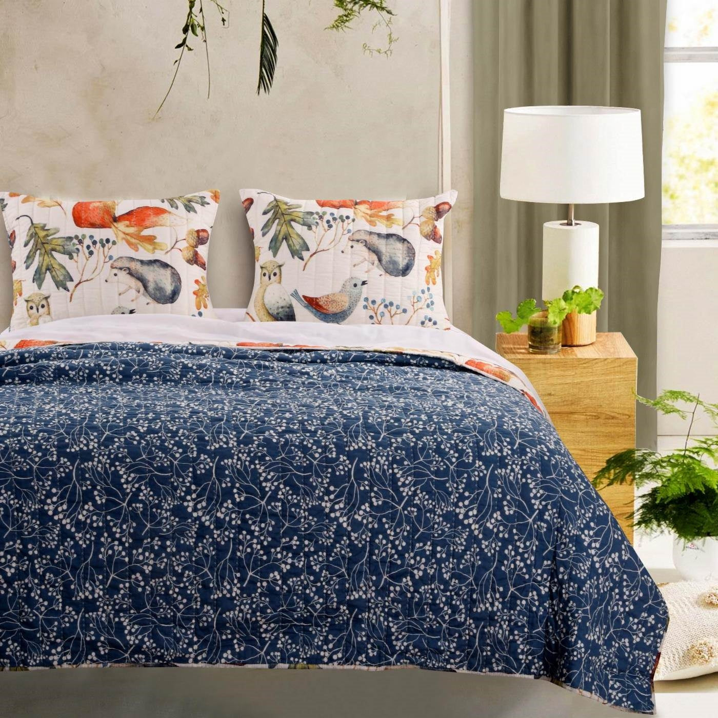 3 Piece Farmhouse Blues Friendly Animals Cotton Reversible Quilt Set, Full/Queen