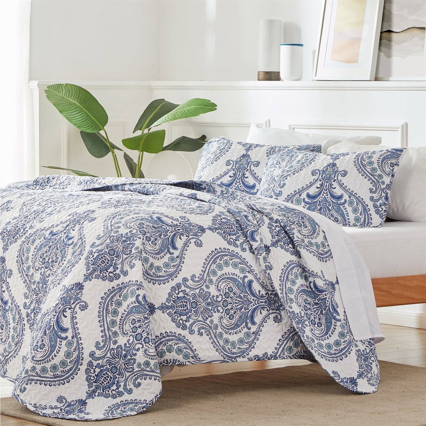 King Size Soft Microfiber Reversible Blue/White Baroque Design Quilt Set