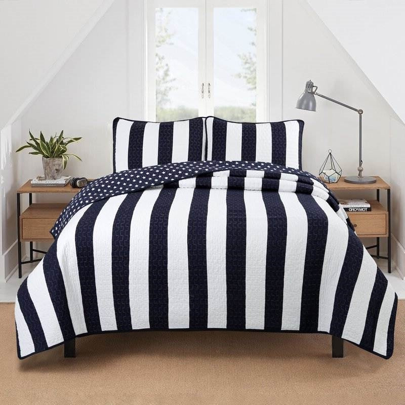 King Size, 3 Piece Blue Stars/Stripes Cotton Reversible Quilt Set