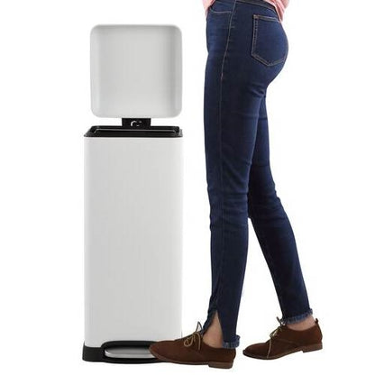 8 gL Retro White Steel Step On Garbage Trash Can