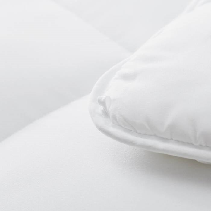 Queen Size All Seasons Plush White Polyester Down Alternative Comforter