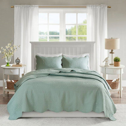 Full/Queen Size 3 Piece Reversible Scalloped Edges Microfiber Quilt Set in Seafoam