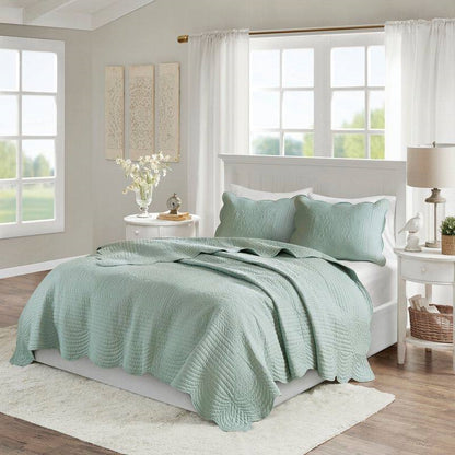 Full/Queen Size 3 Piece Reversible Scalloped Edges Microfiber Quilt Set in Seafoam