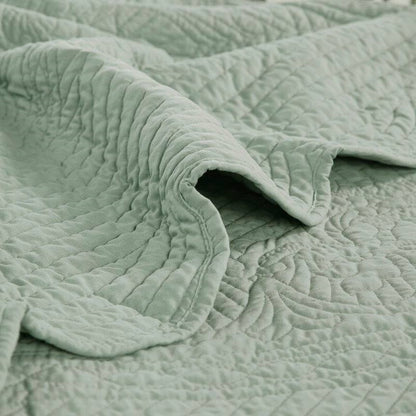 Full/Queen Size 3 Piece Reversible Scalloped Edges Microfiber Quilt Set in Seafoam