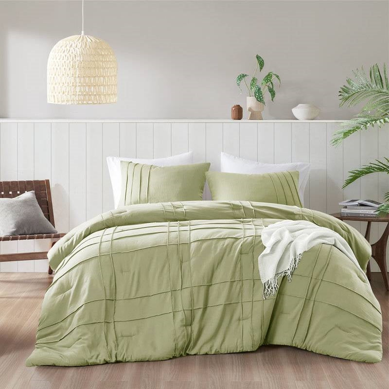 Twin/Twin XL Microfiber Pleated Soft Washed Comforter Set Green