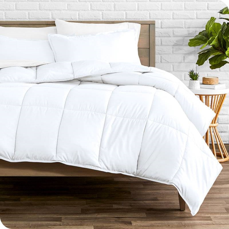 King/Cal King Size All Season Super Soft Down Alternative Comforter Set White