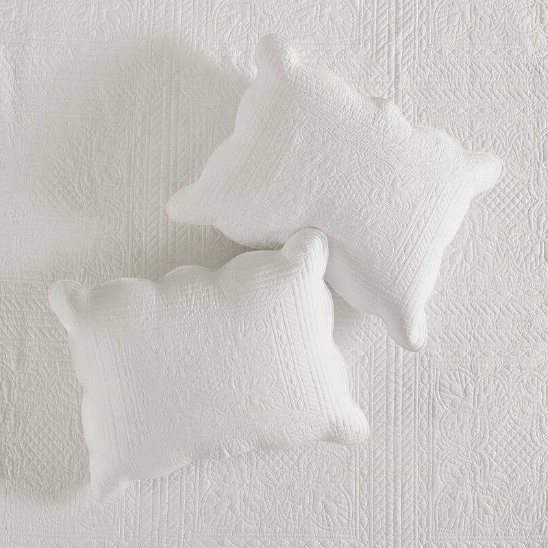 Full/Queen Size 3 Piece Reversible Scalloped Edges Microfiber Quilt Set in White